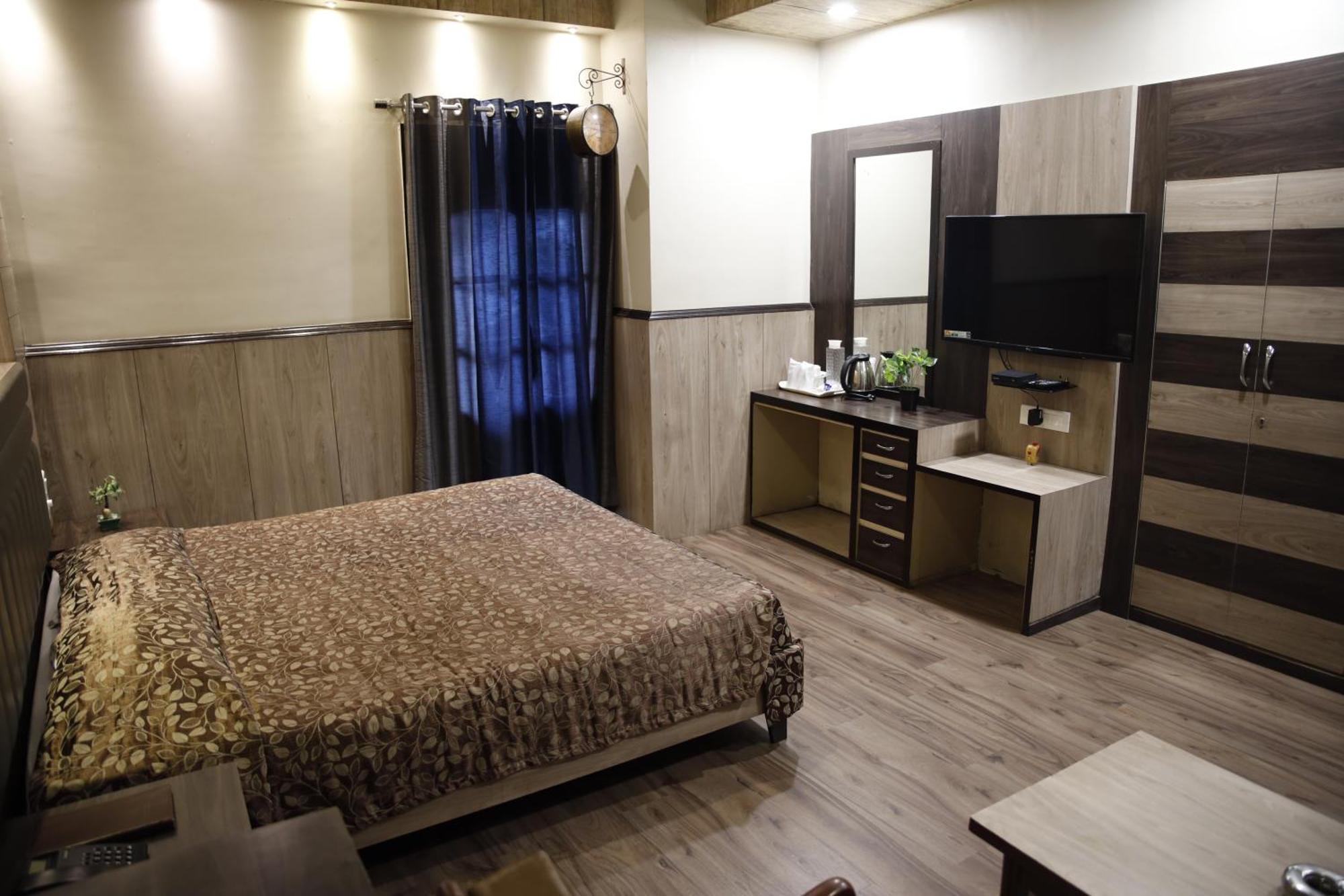 Hotel The Club Residency Ltd 2*