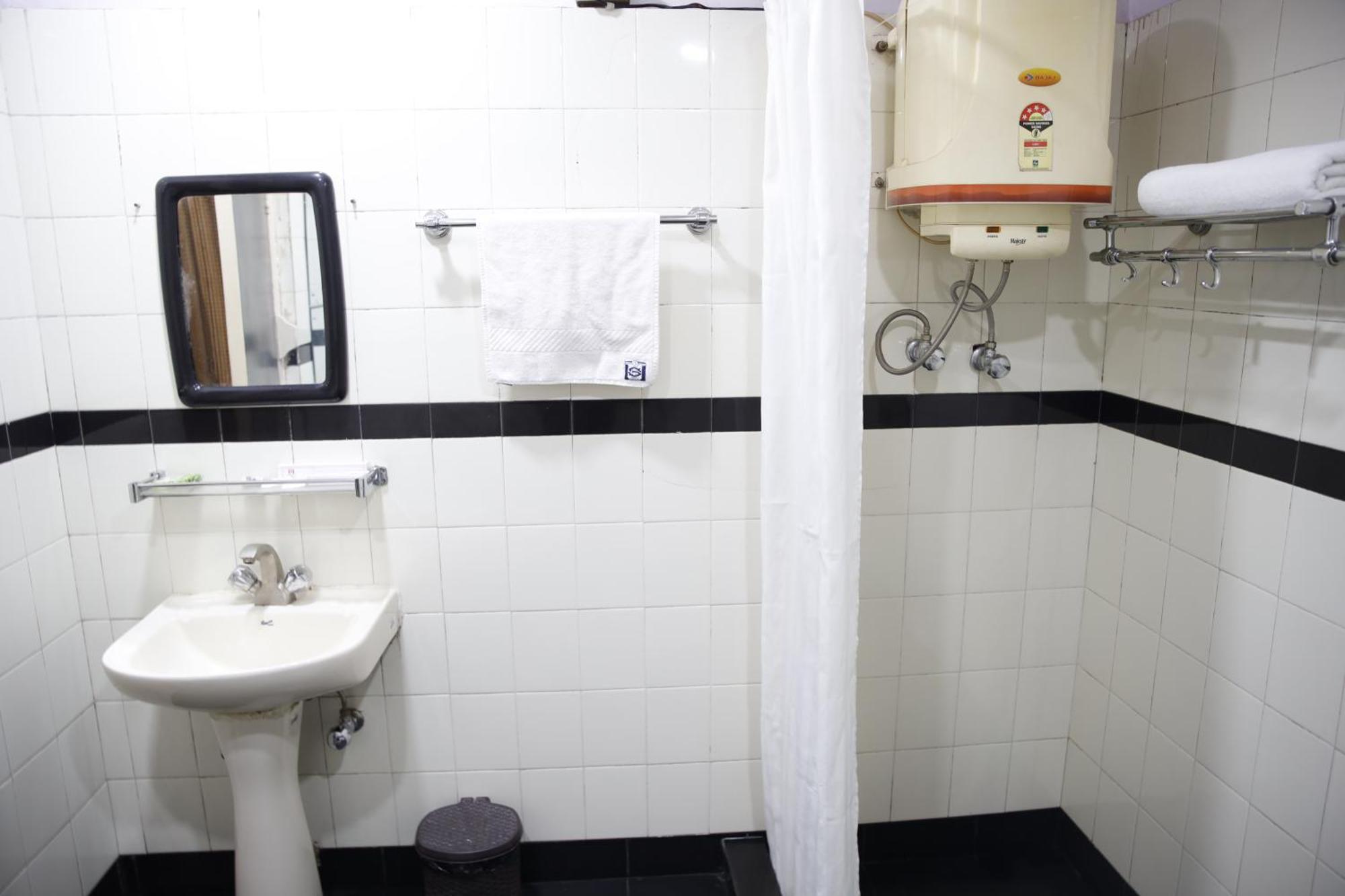 The Club Residency Ltd Hotel