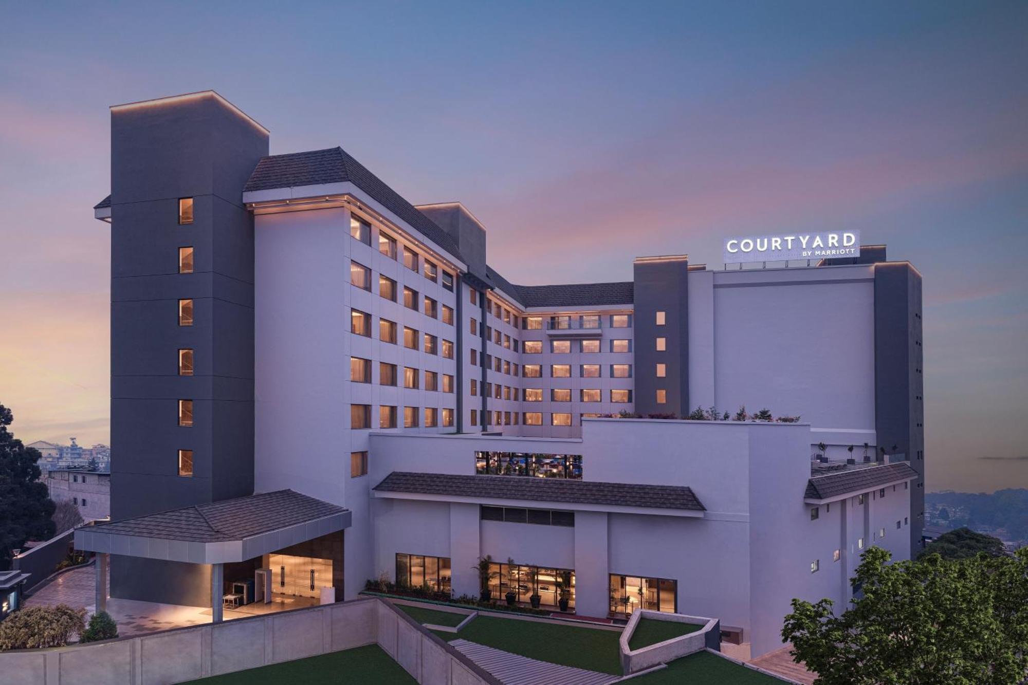 Courtyard By Marriott