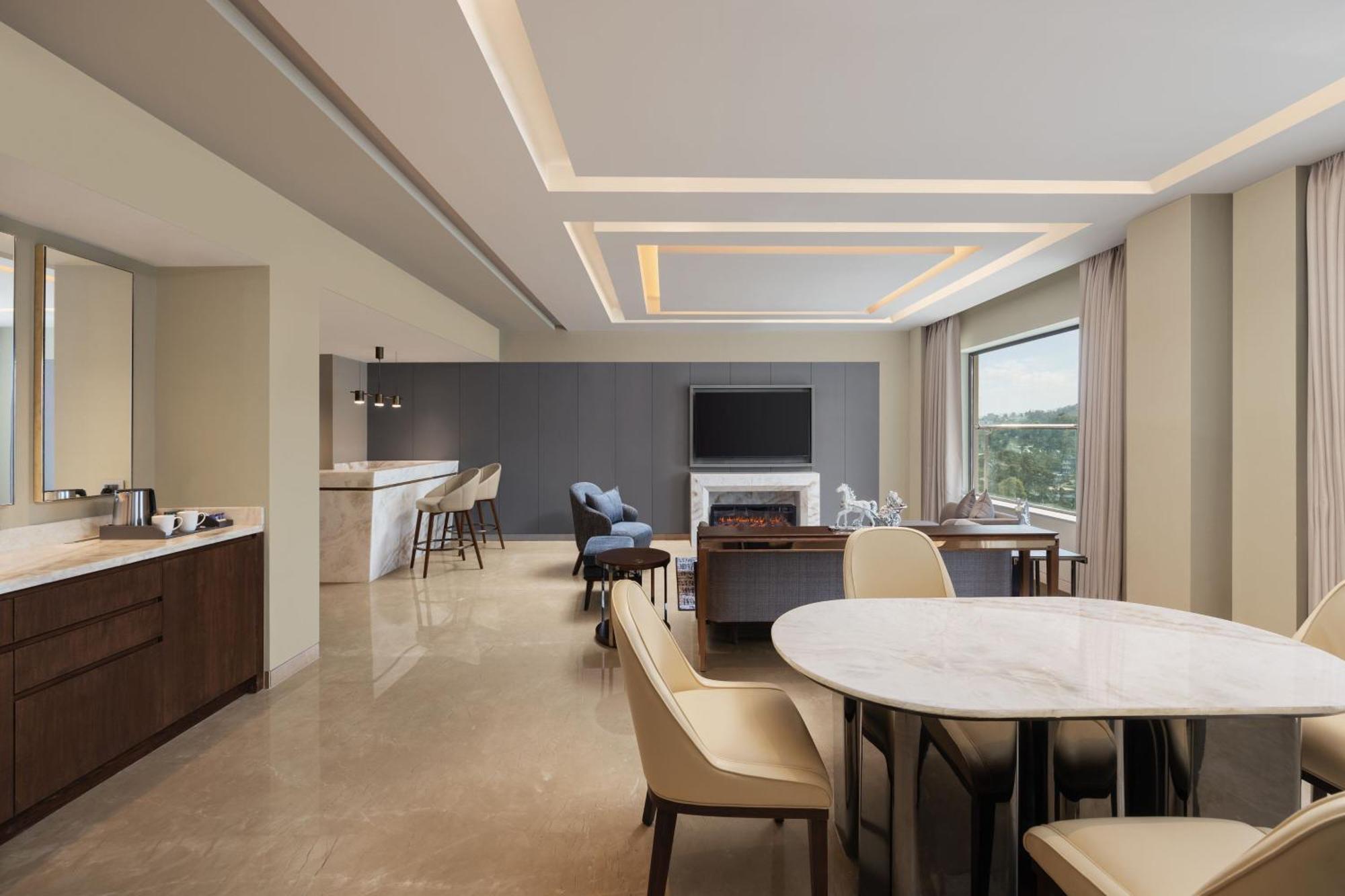 Hotel Courtyard By Marriott Shillong