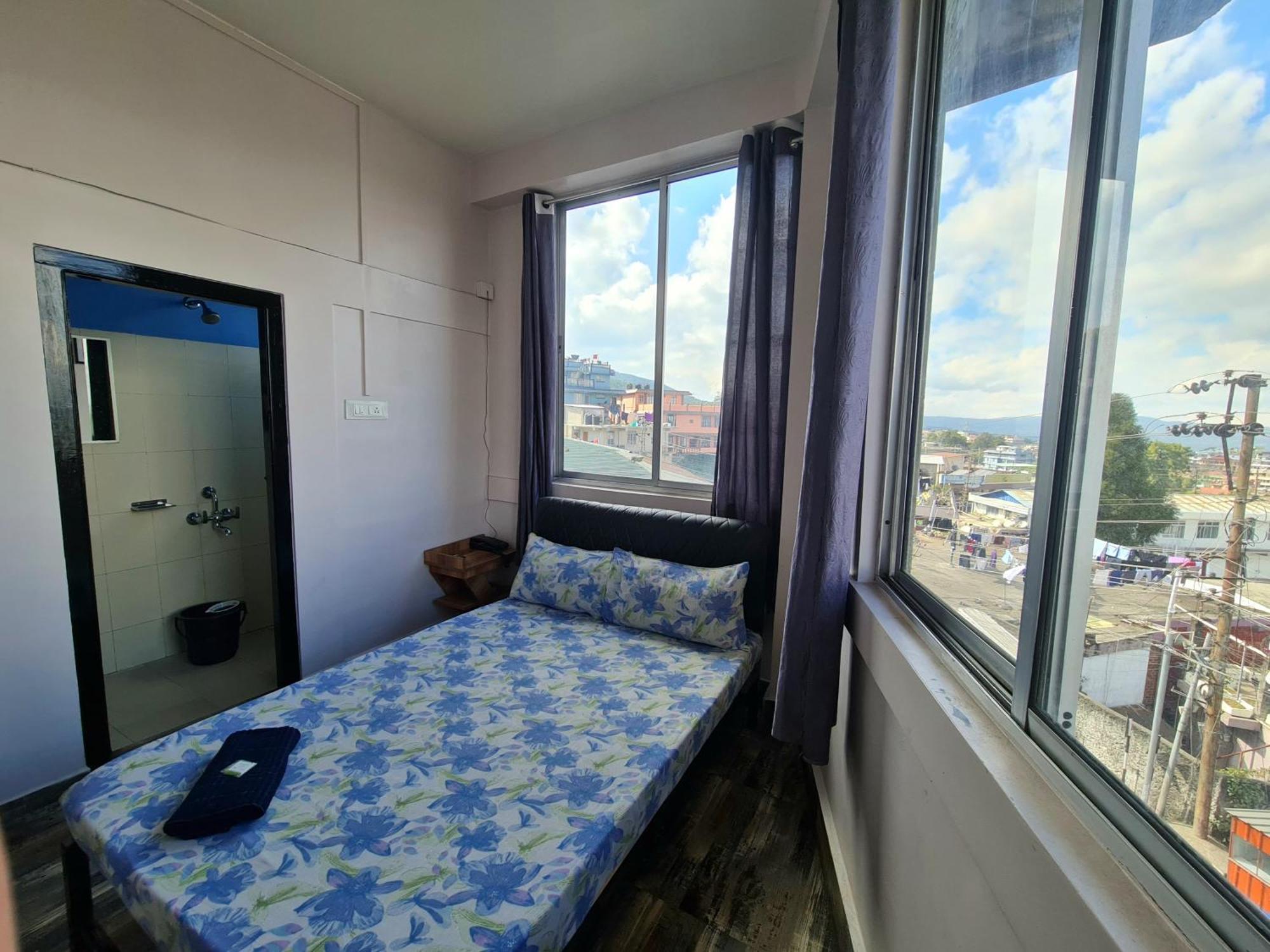 Guest house B Fine Shillong