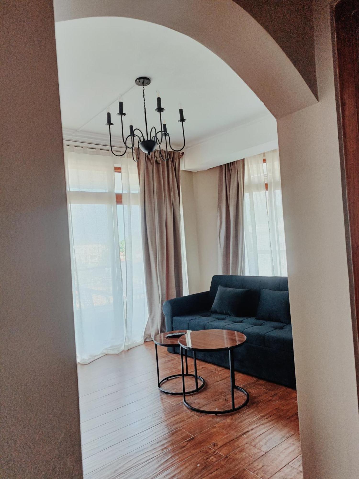 A La Maison