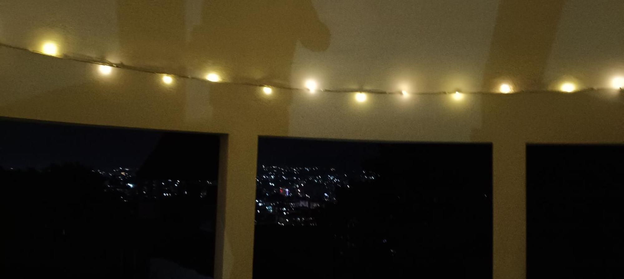 Hill View Apartment *