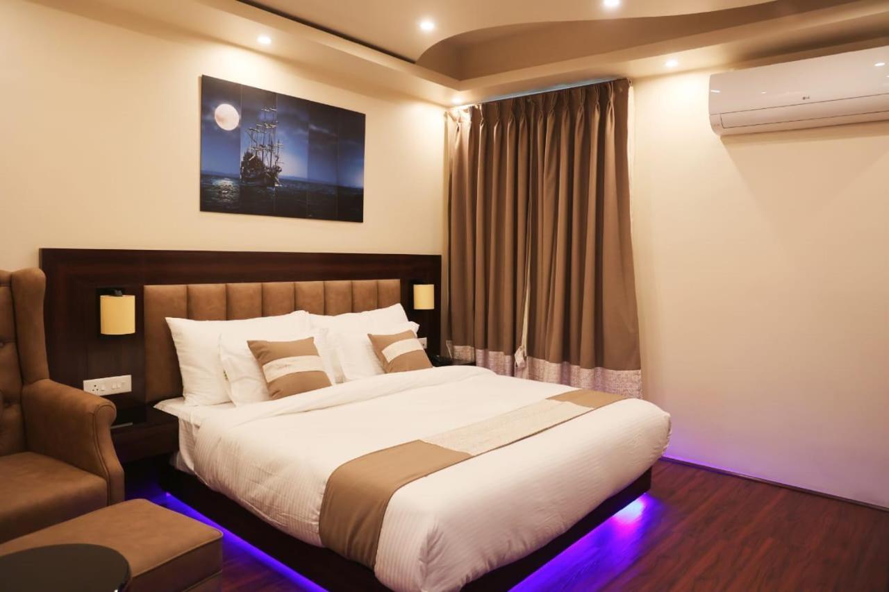 Hotel Xcelsior & Shillong