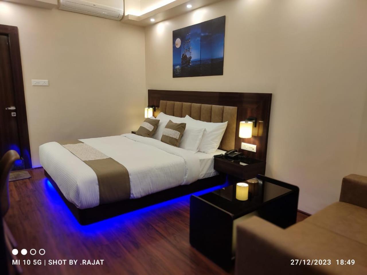 Xcelsior & Hotel