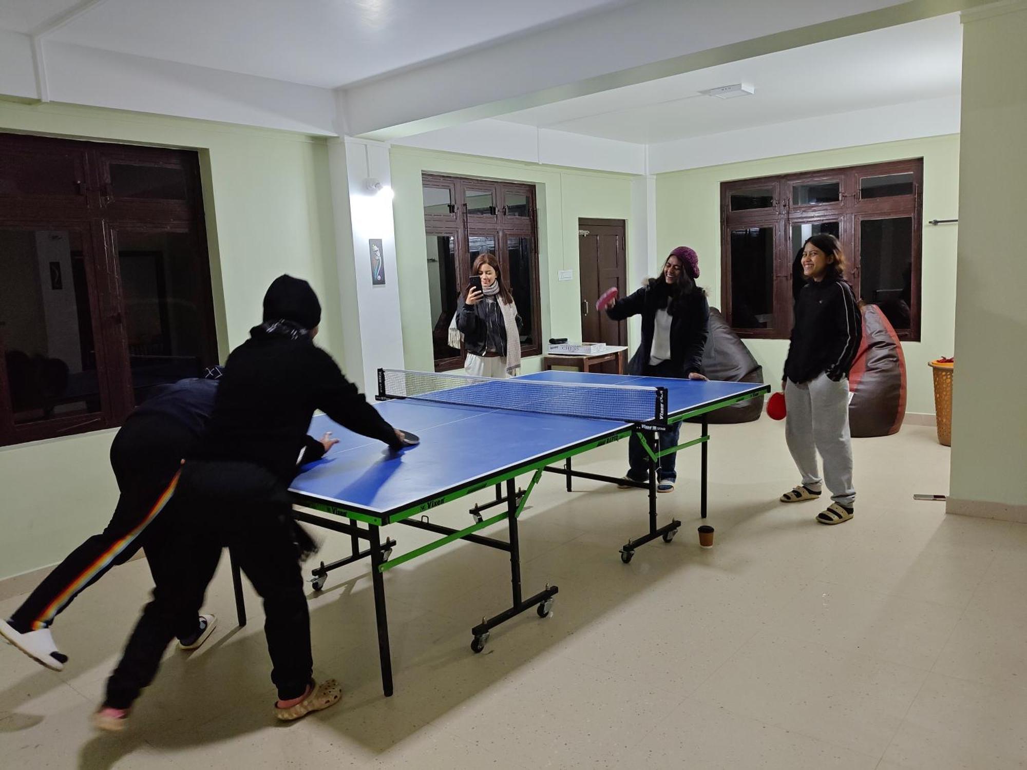 Xtsy Travellers Hostel Shillong