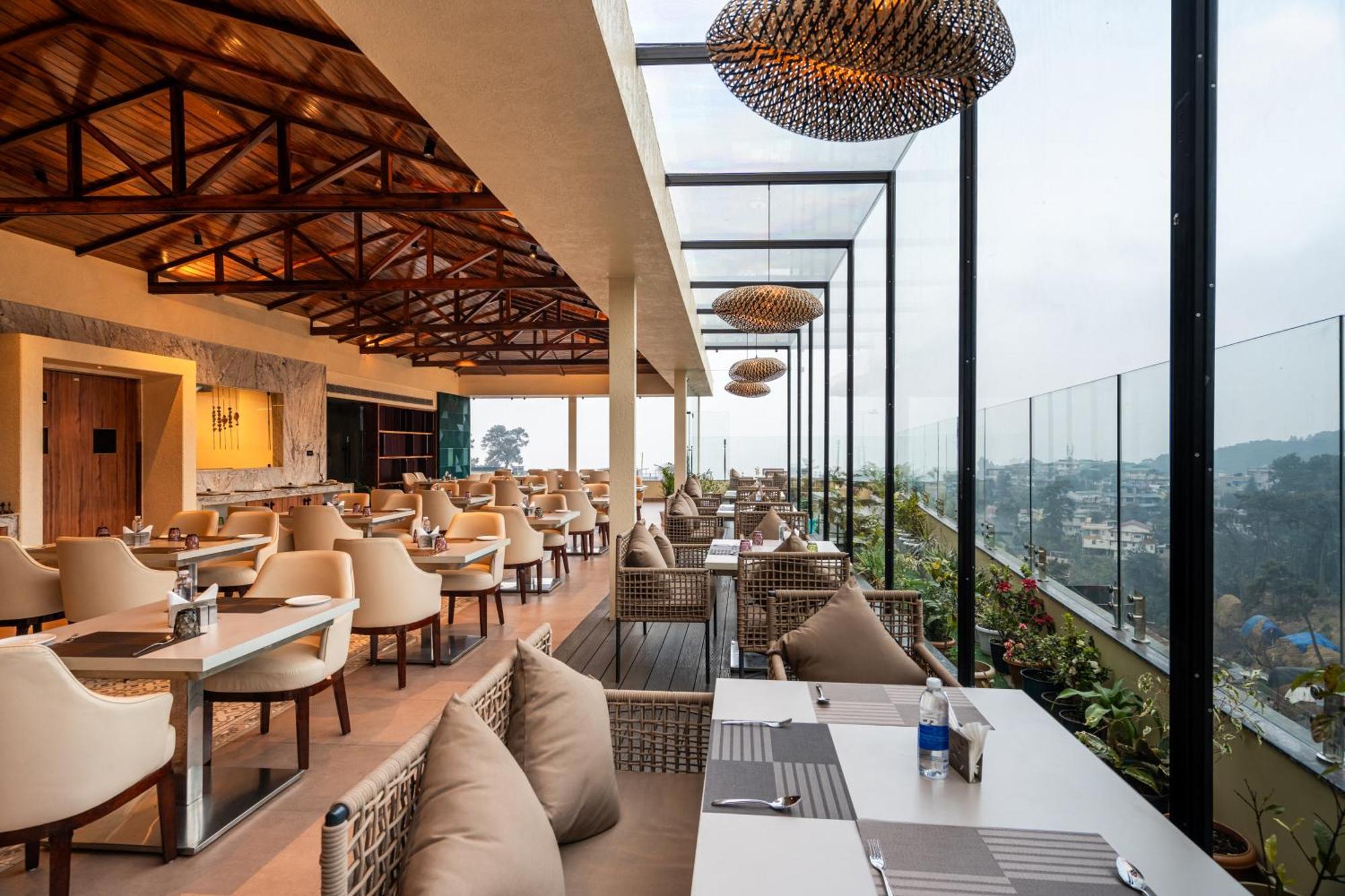 The White Rock & Dine Hotel