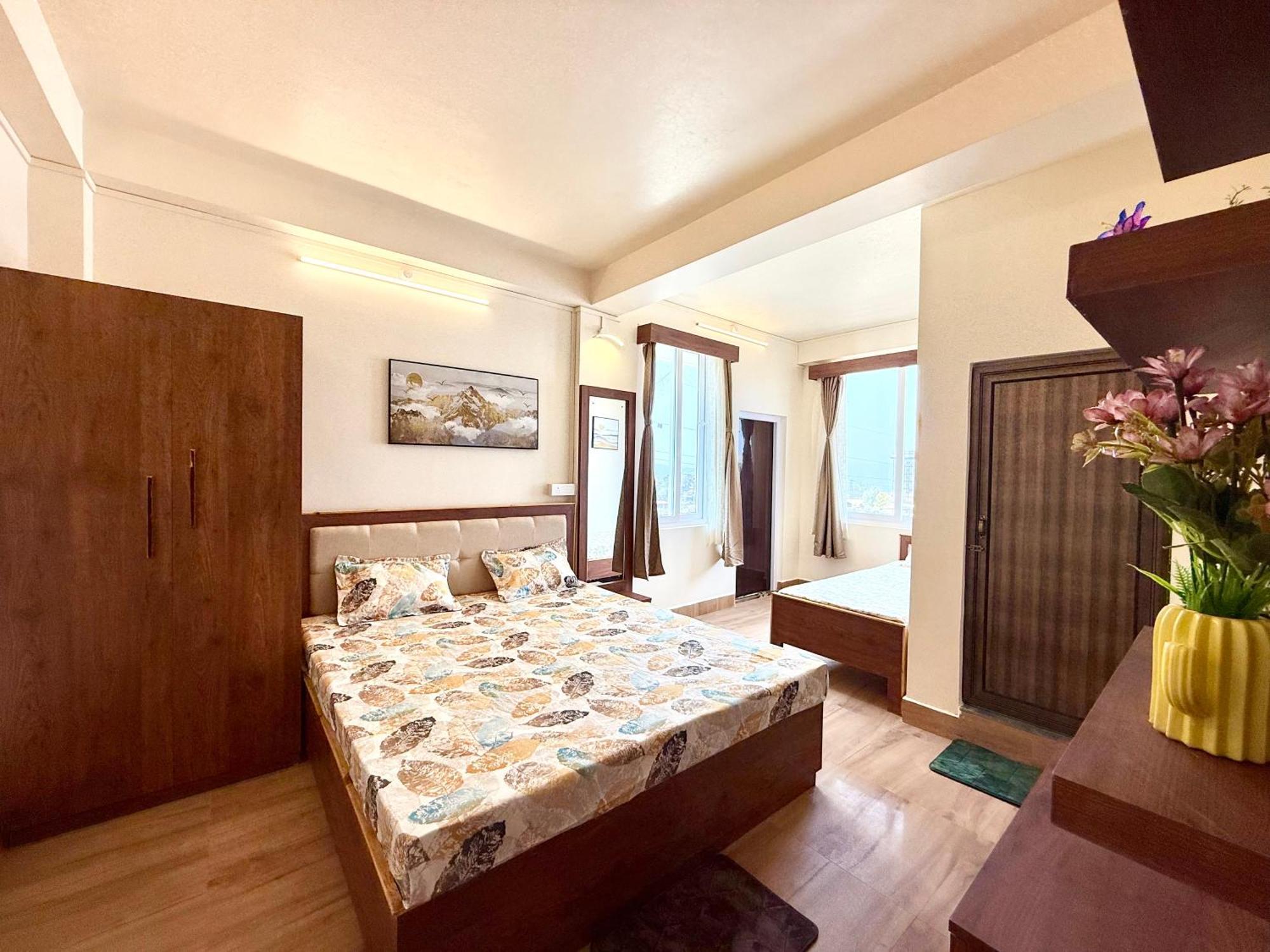 Yepplo - Complimentary Breakfast - 24 Hrs Caretaker & Power Backup Shillong
