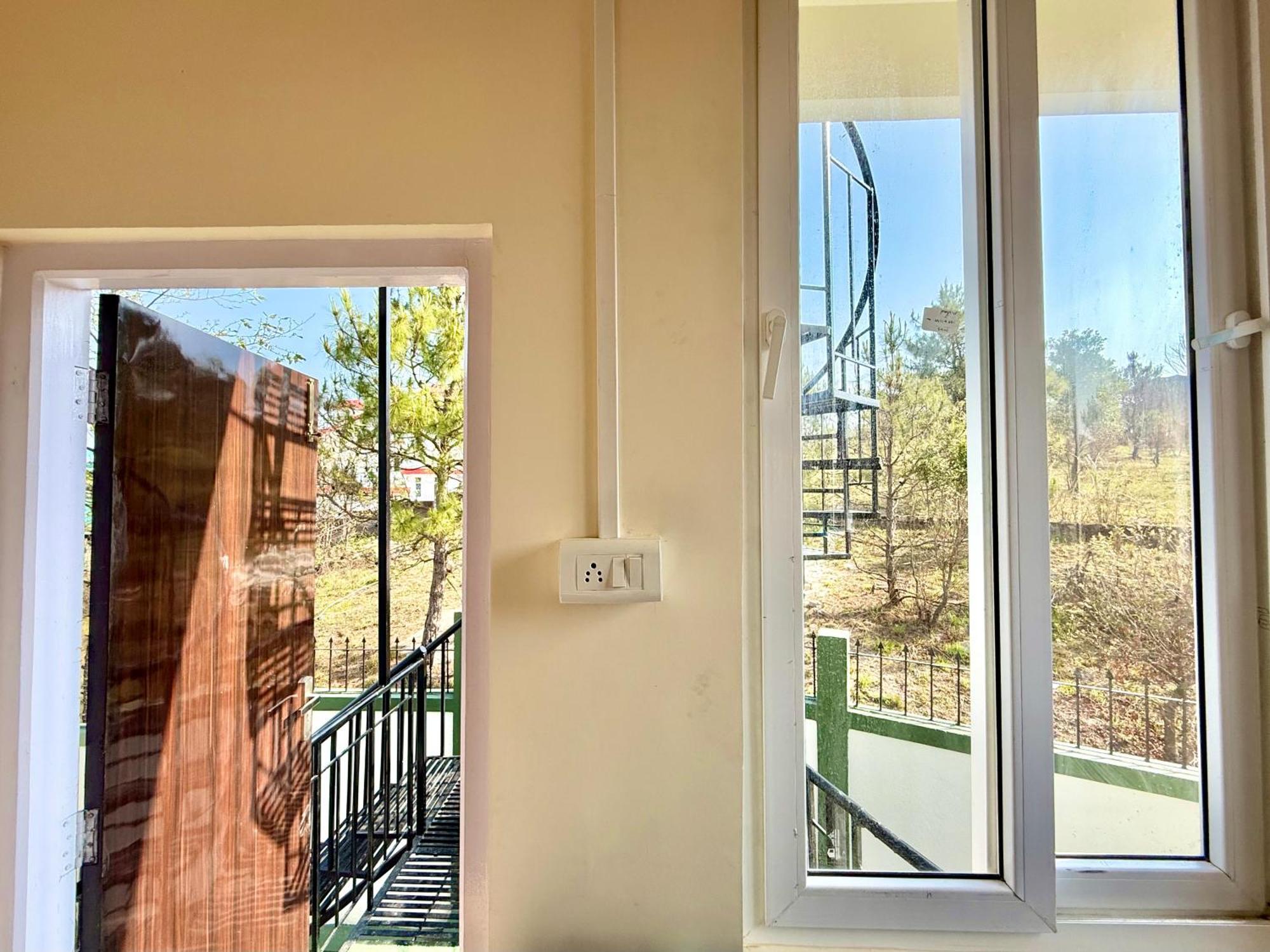 Yepplo - Complimentary Breakfast - 24 Hrs Caretaker & Power Backup Villa *