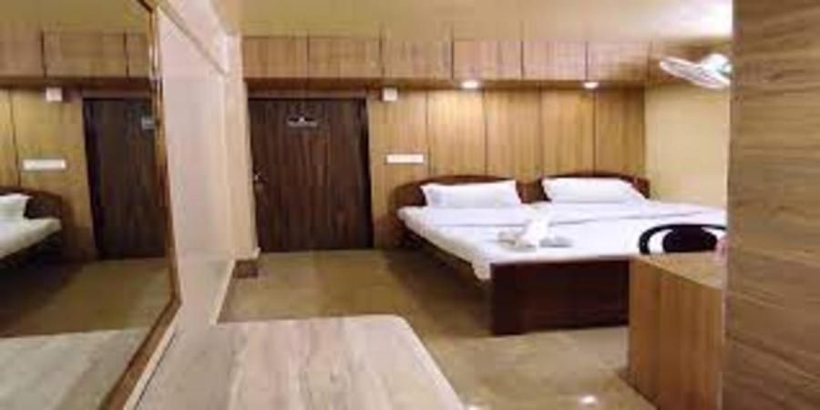 Baba Tourist Lodge *
