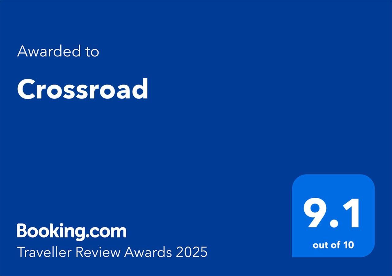 Bed & Breakfast Crossroad *