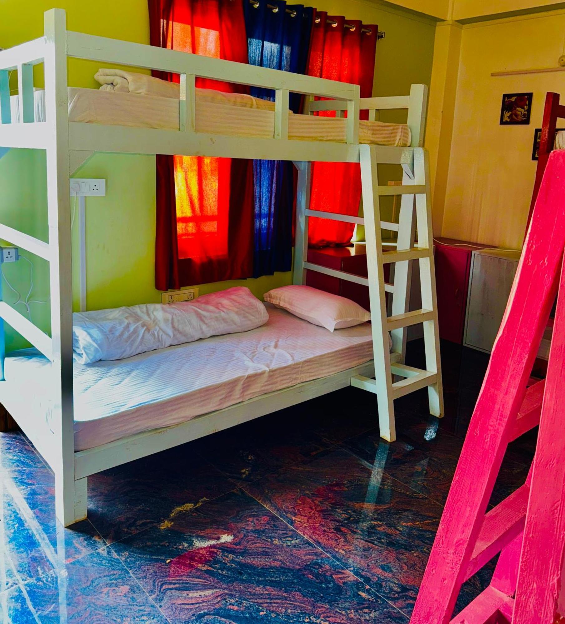 Hostel Xtsy Travellers Shillong