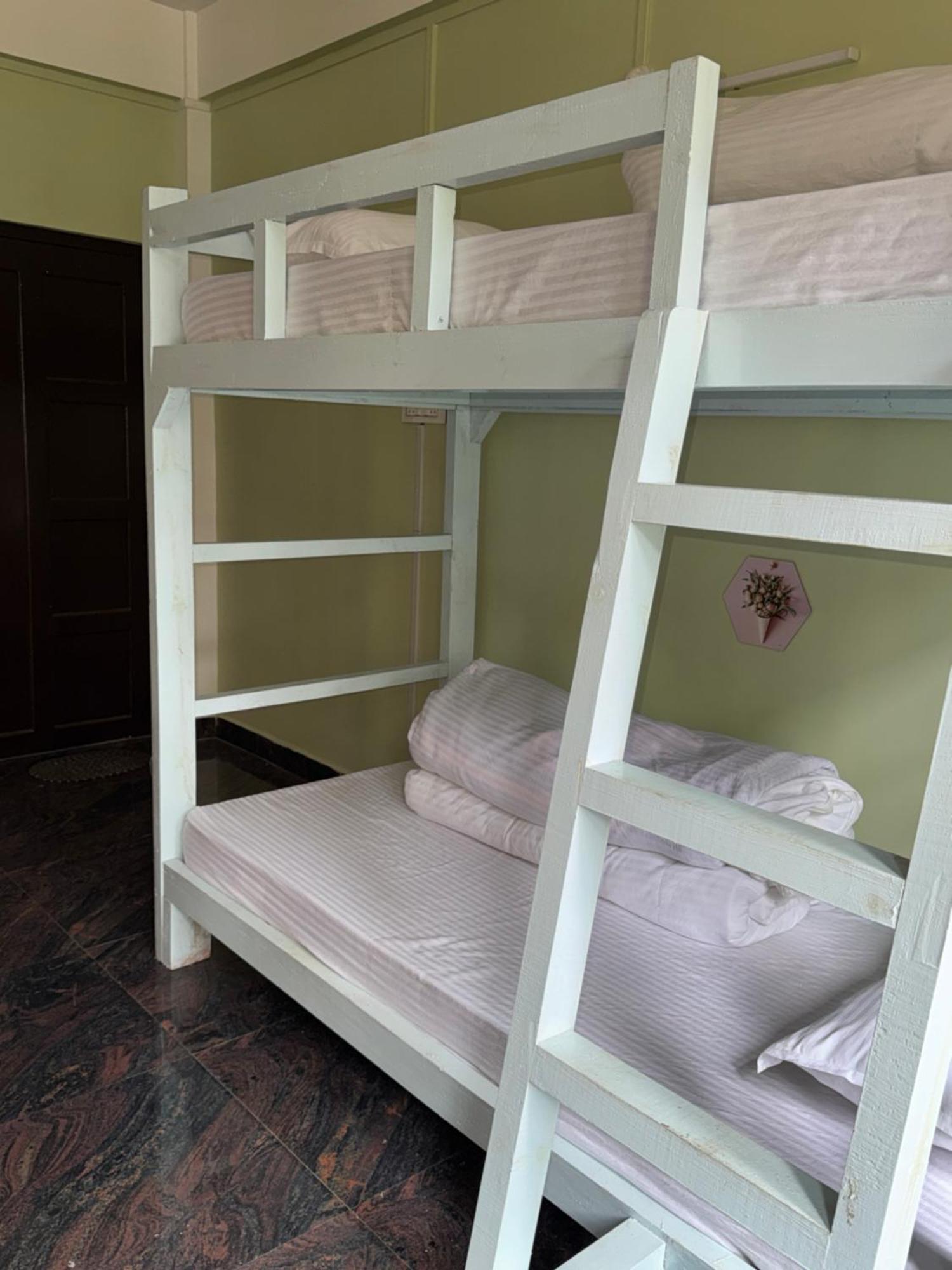 Xtsy Travellers Hostel