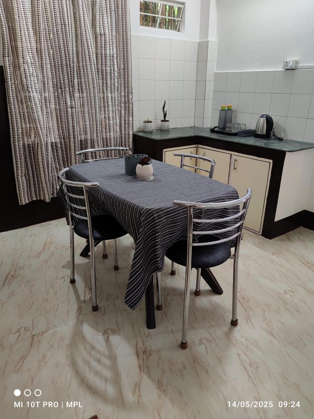 Bed & Breakfast Arisan *