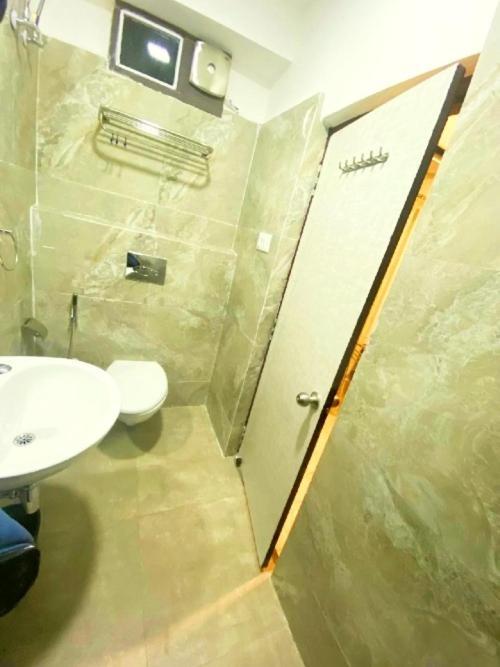 Noble Nook Place Hotel 4*