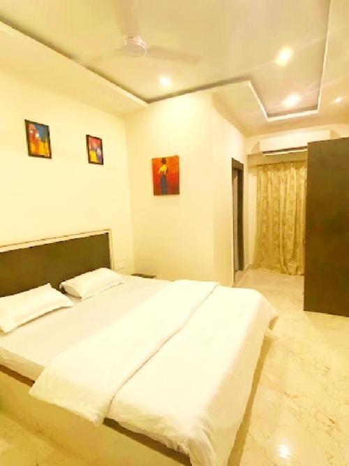 Noble Nook Place Hotel