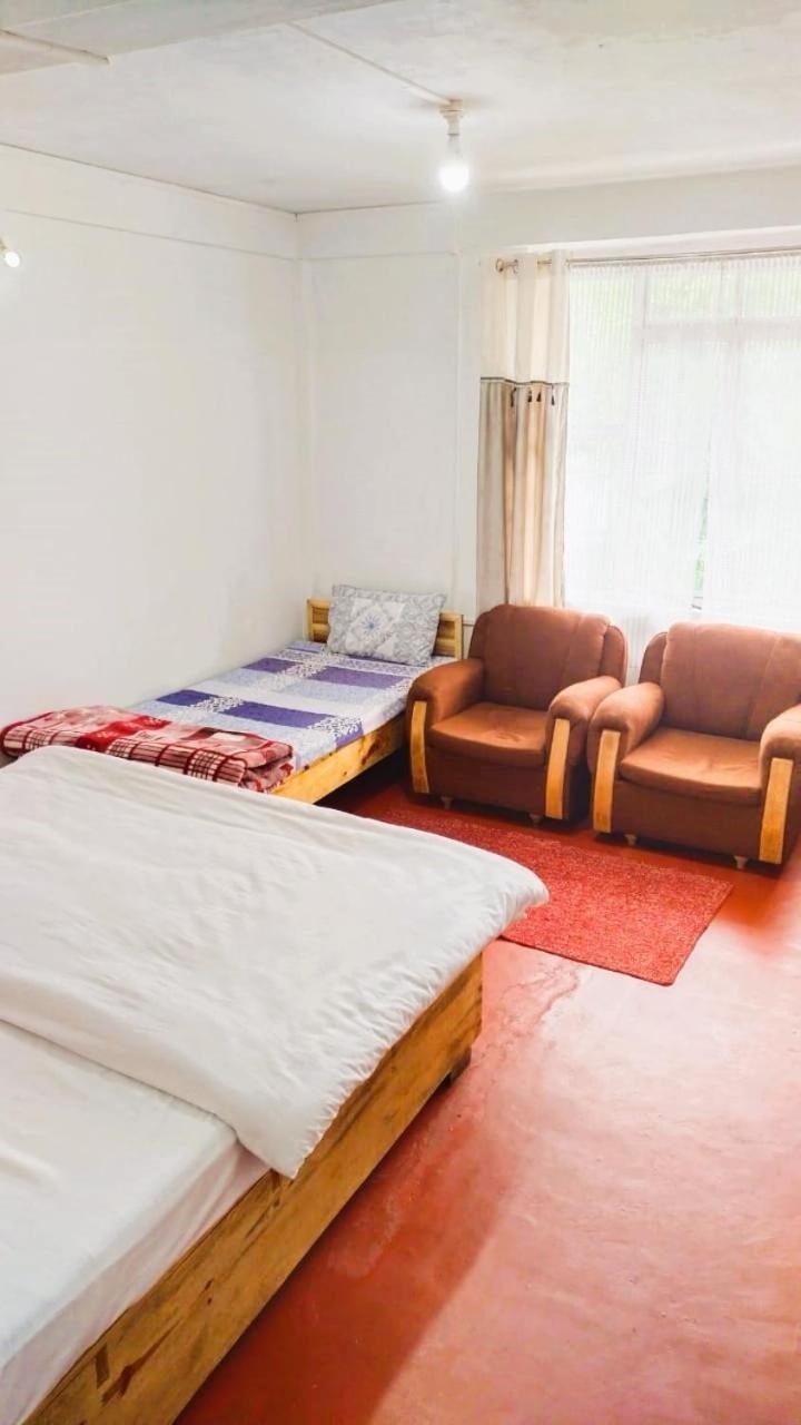 Guest house Shilong The Travellers Meghalaya Ponit With View *