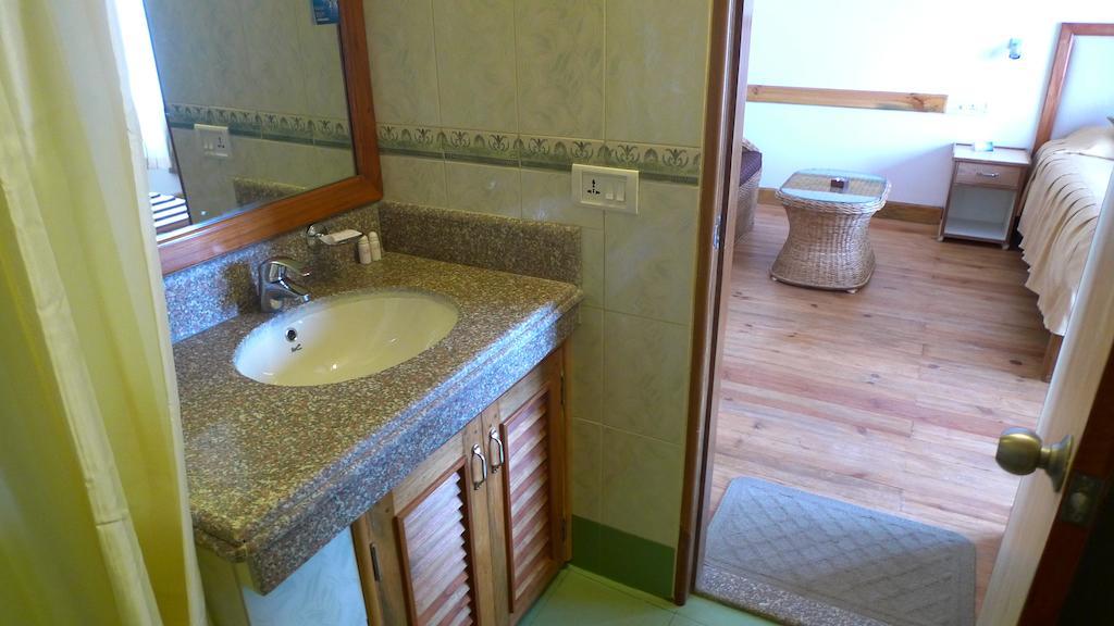 The Eee Cee Hotel 3*
