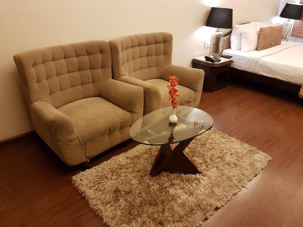 Polo Towers Hotel 4*