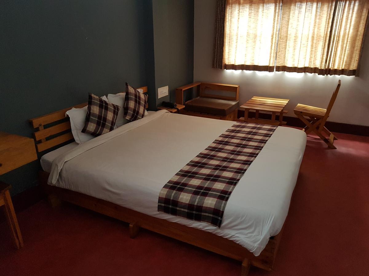 Bed & Breakfast Oyo 5034 Living Roof Shillong