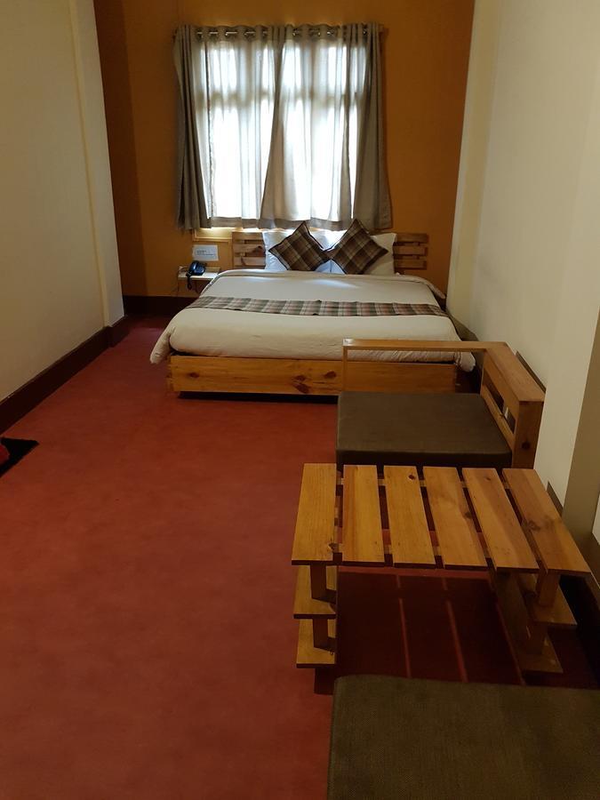 Oyo 5034 Living Roof Bed & Breakfast Shillong