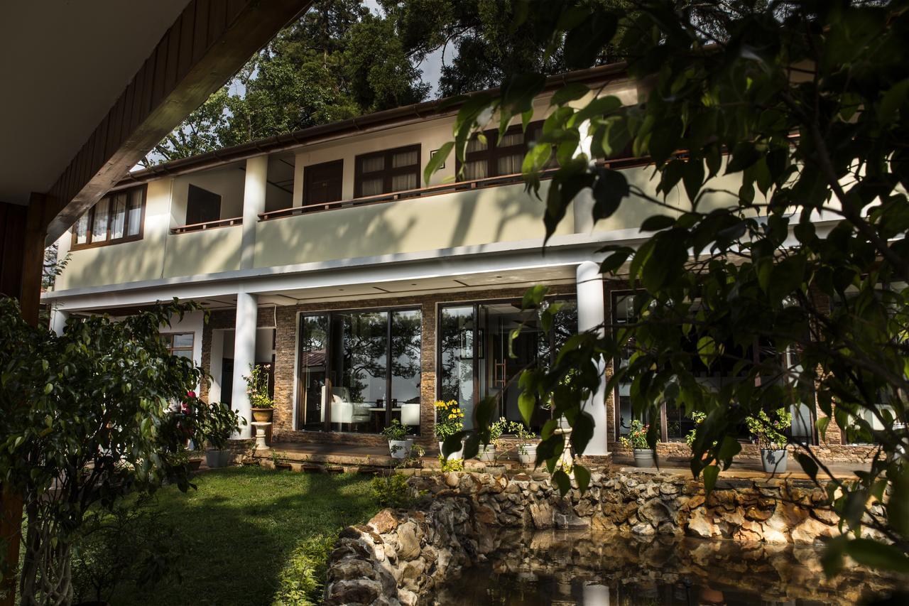 Hotel The Heritage Club - Tripura Castle And