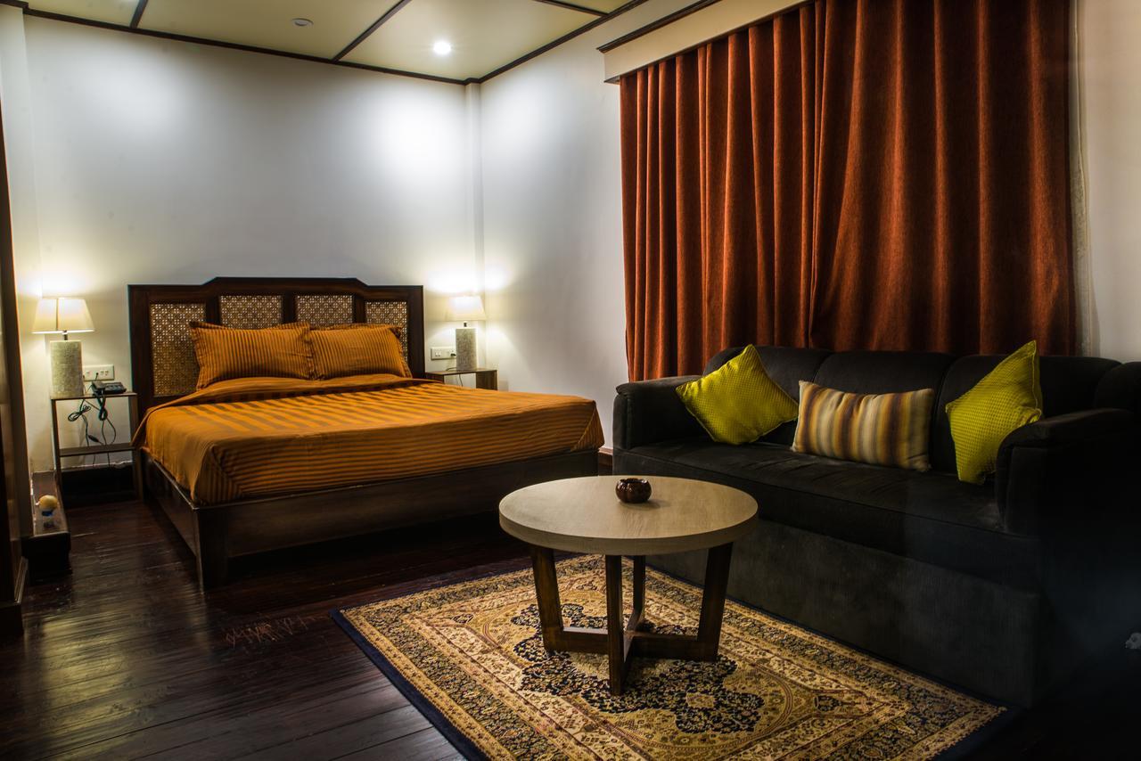 The Heritage Club - Tripura Castle And Hotel 4*