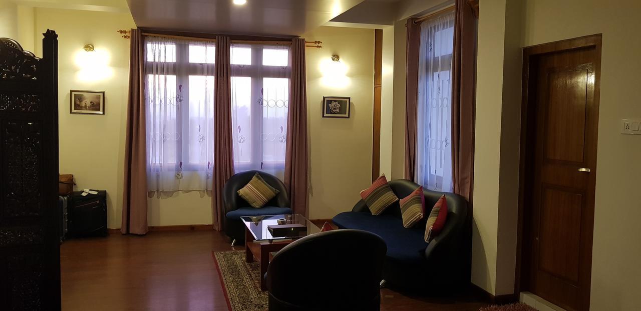 Hotel Woodland Hill 2*