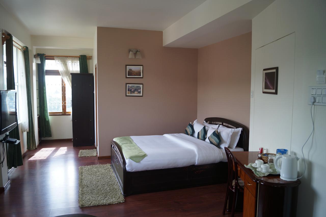 Woodland Hill Hotel