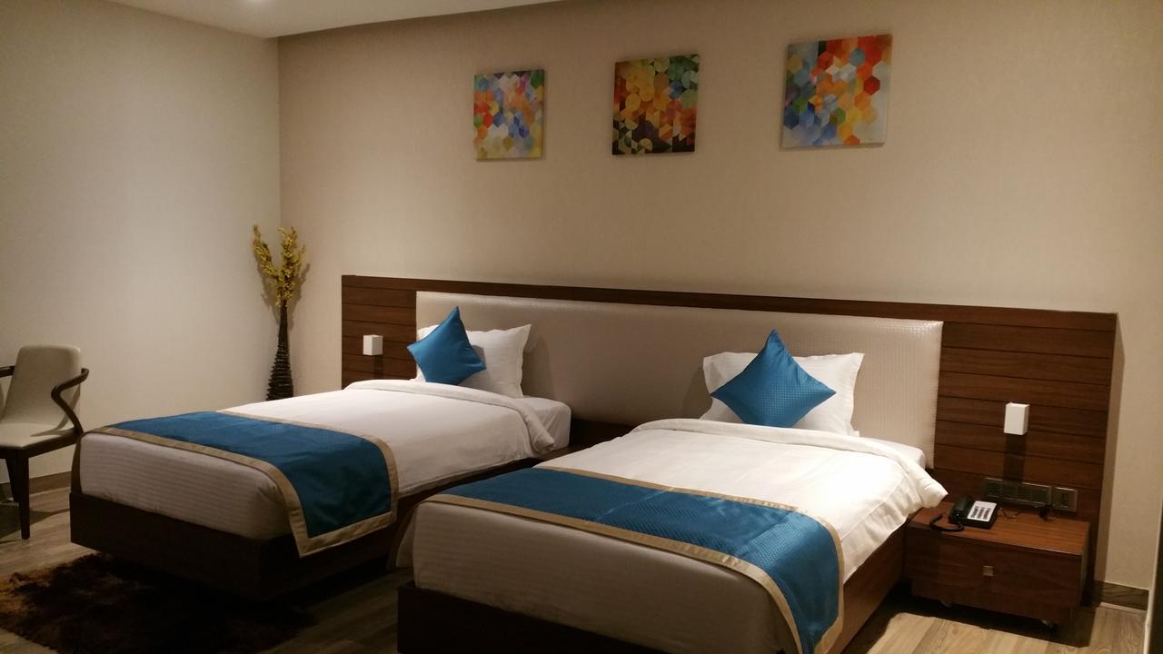 M Crown Hotel 4*