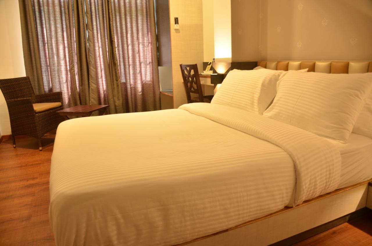Hotel Aura 3*