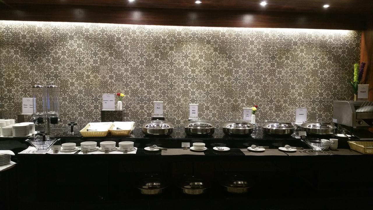 M Crown Hotel 4*