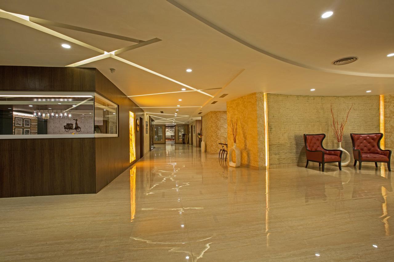 M Crown Hotel