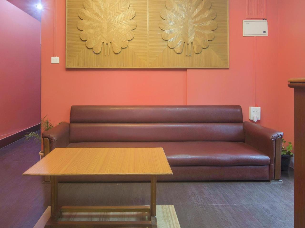 Oyo 14874 Live Shillong