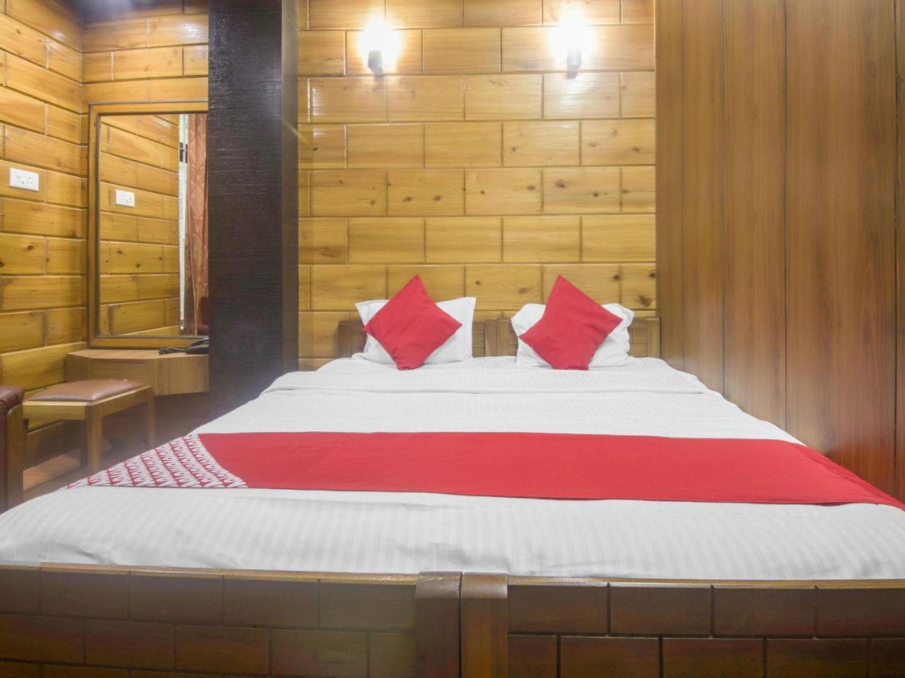 Hotel Oyo 14874 Live 3*