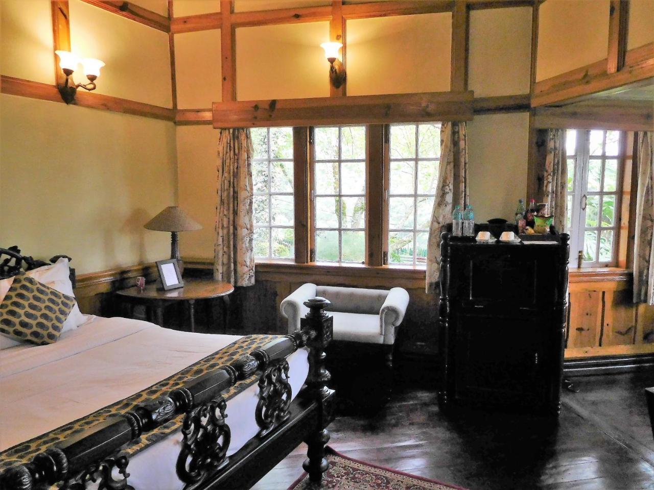 Hotel The Heritage Club - Tripura Castle And