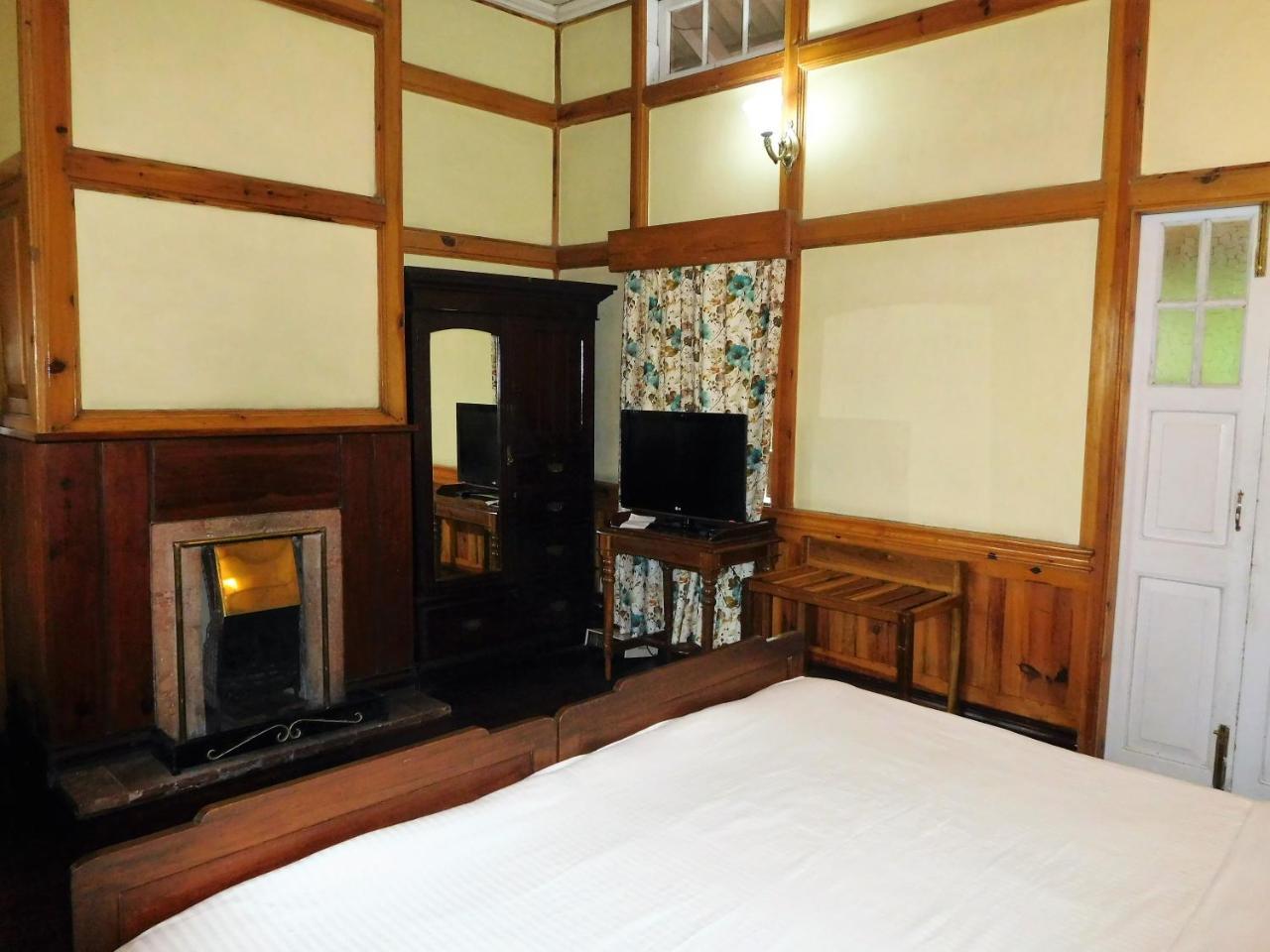 The Heritage Club - Tripura Castle And Hotel