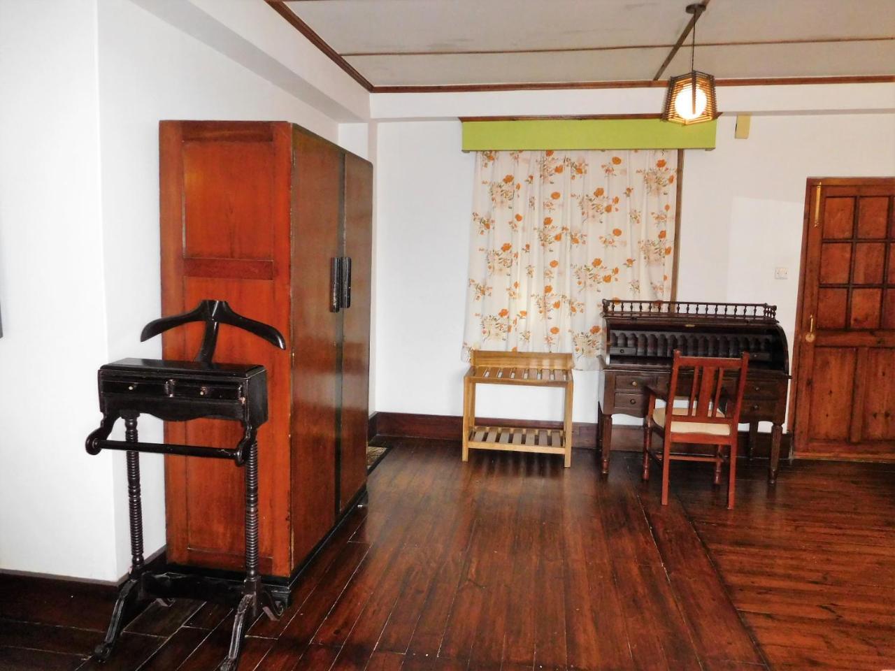 Hotel The Heritage Club - Tripura Castle And
