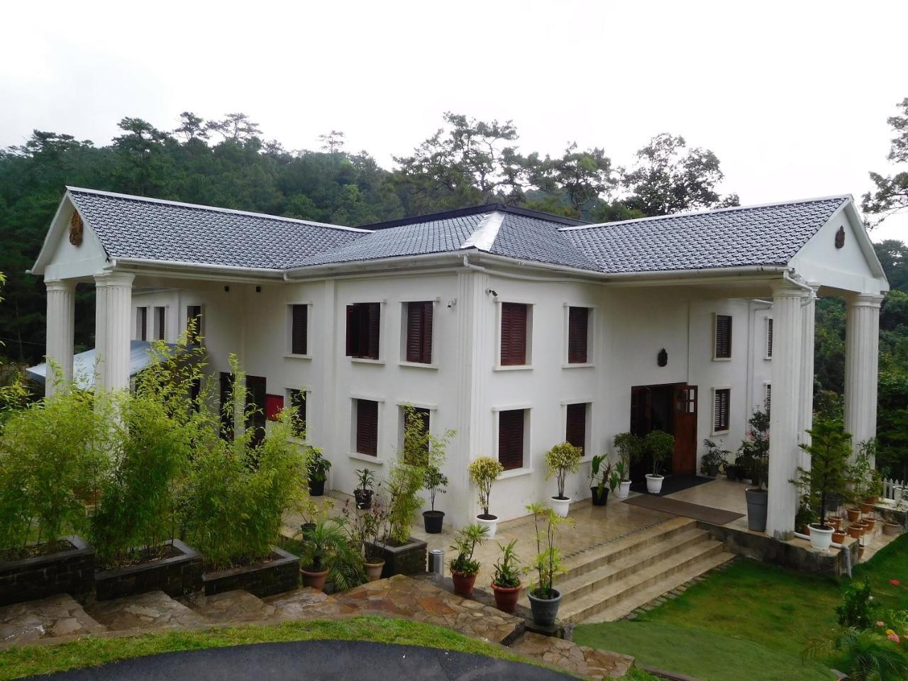 The Heritage Club - Tripura Castle And 4* Shillong
