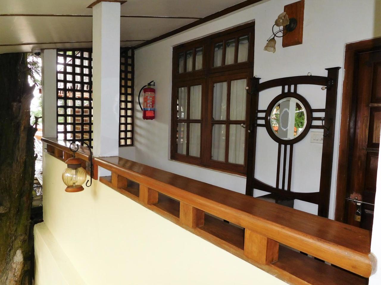 Hotel The Heritage Club - Tripura Castle And