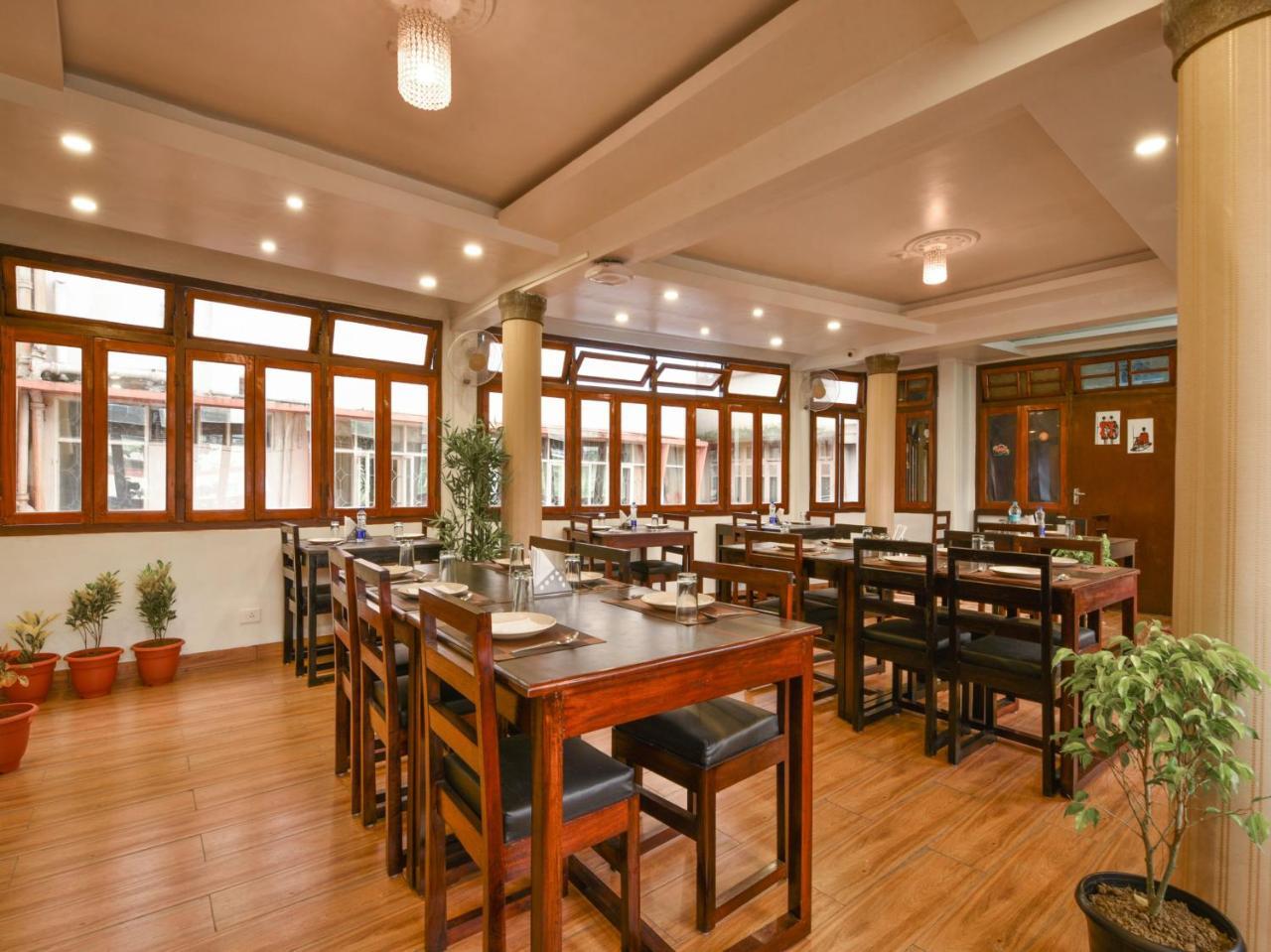 Indiana Hotel 2*