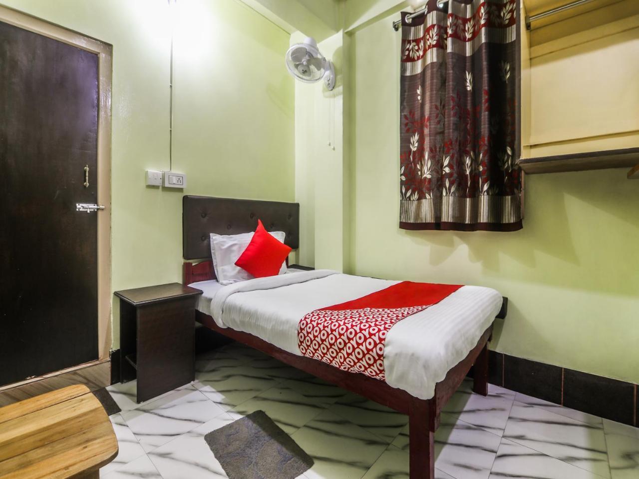 Hotel Oyo 18330 At Jo's