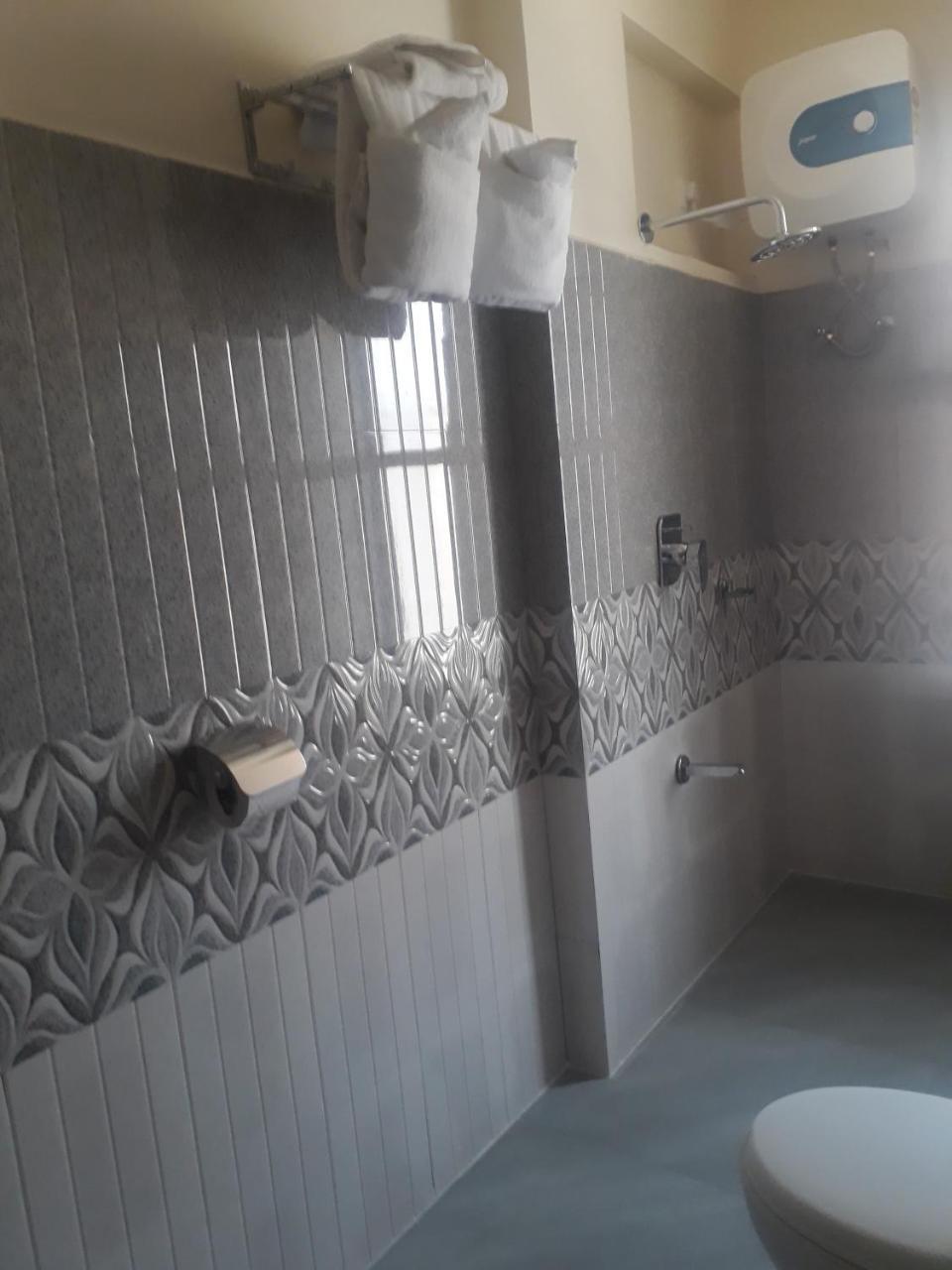 Hotel Jessica Residency