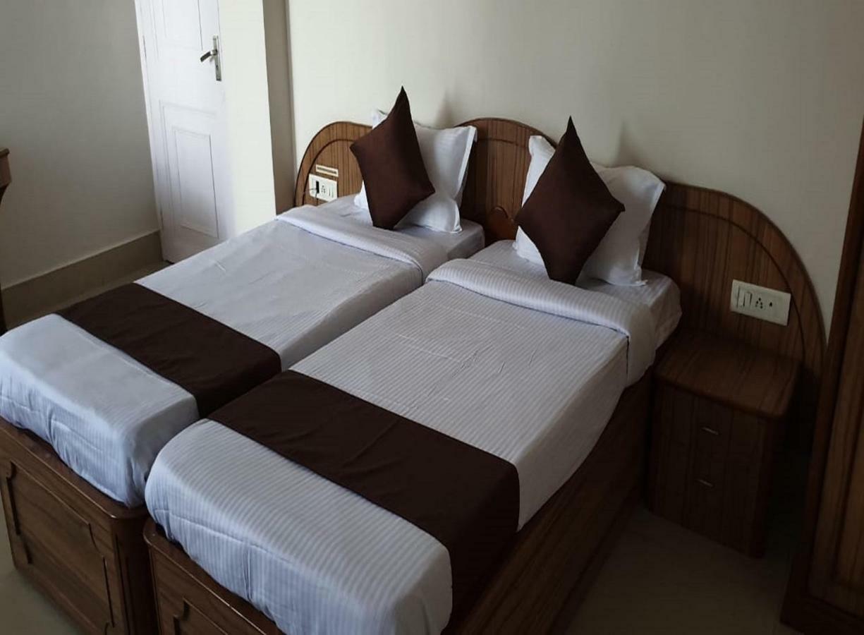 Hotel The Zara Residency *