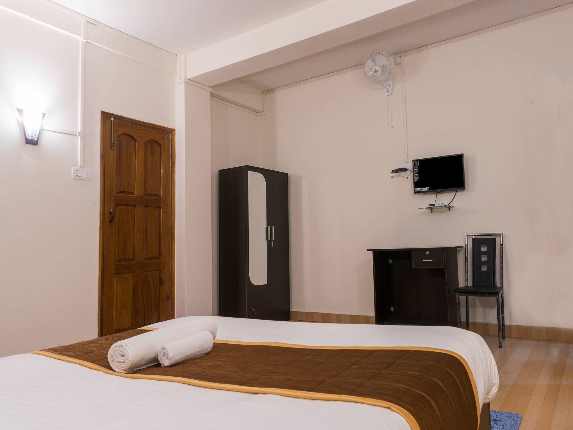 Oyo 11853 Pumpkin Dhankheti Hotel 3*