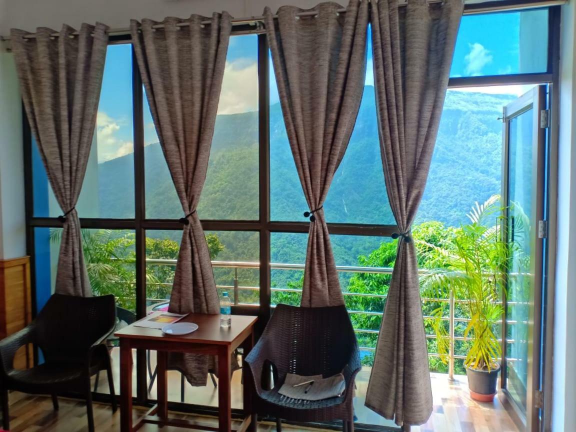 Royal View Hotel Shillong