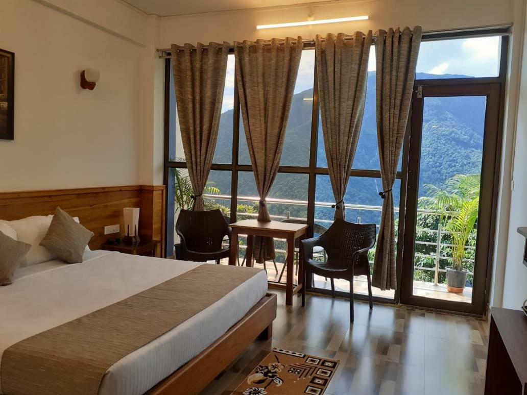 Royal View Hotel