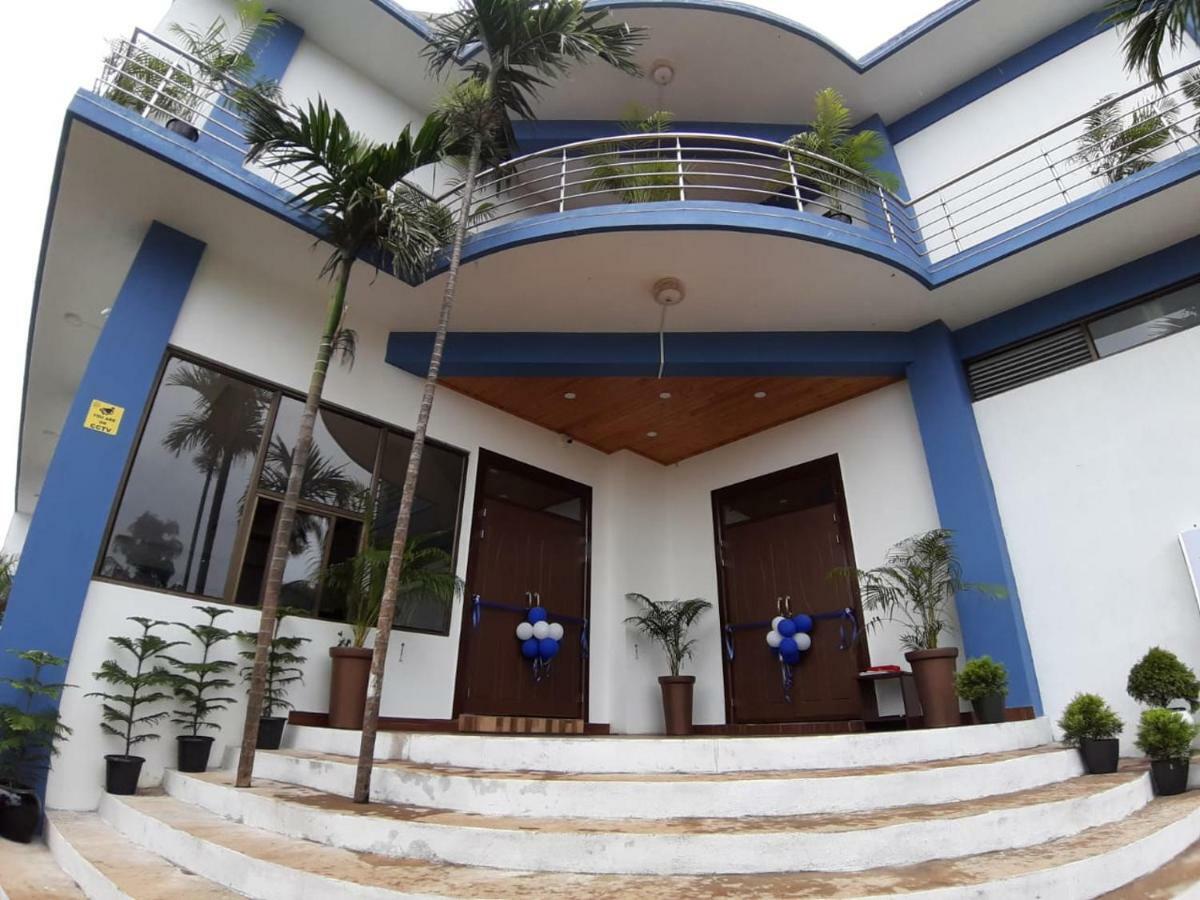 Royal View Hotel *