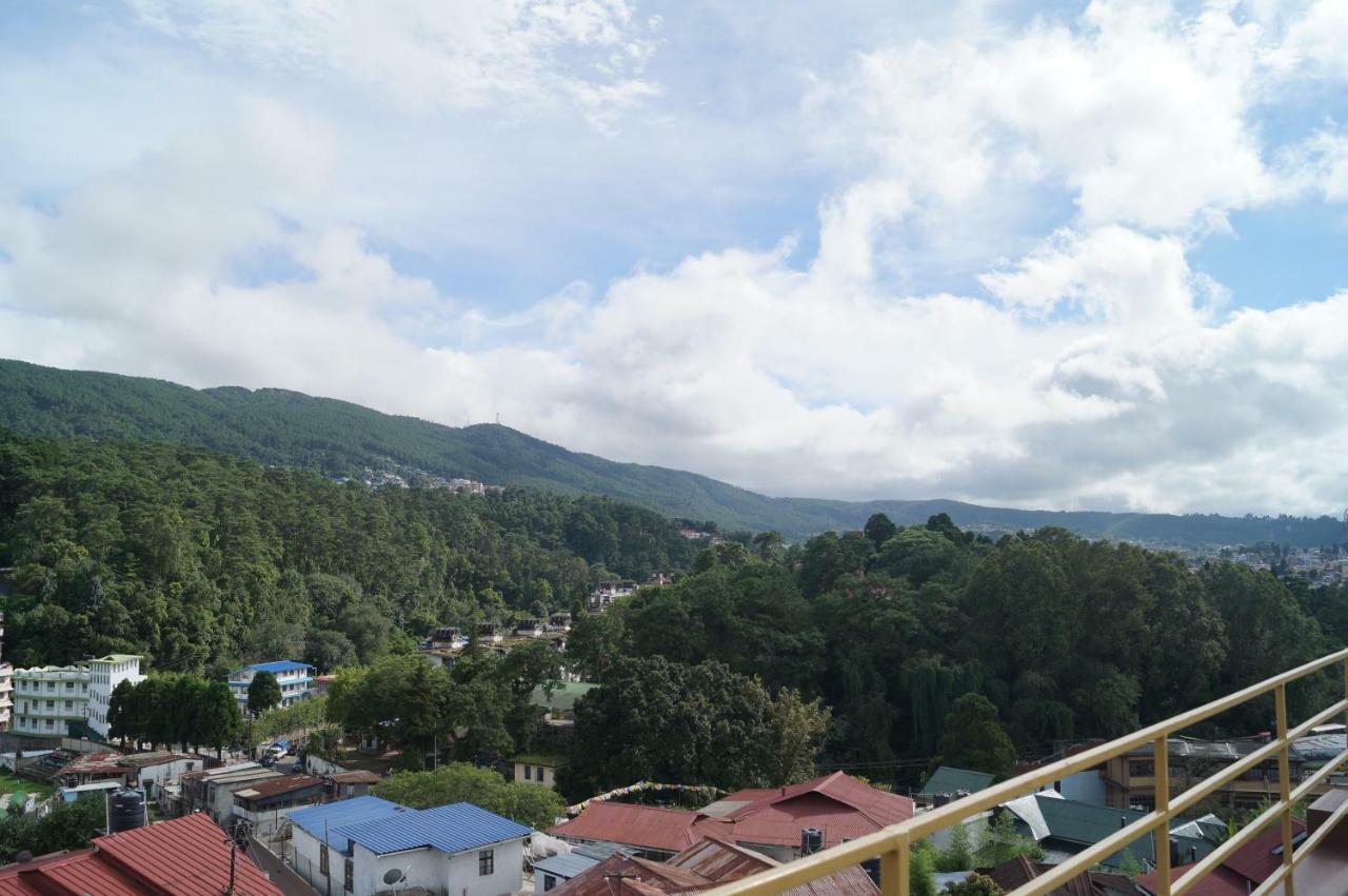 Woodland Hill Hotel