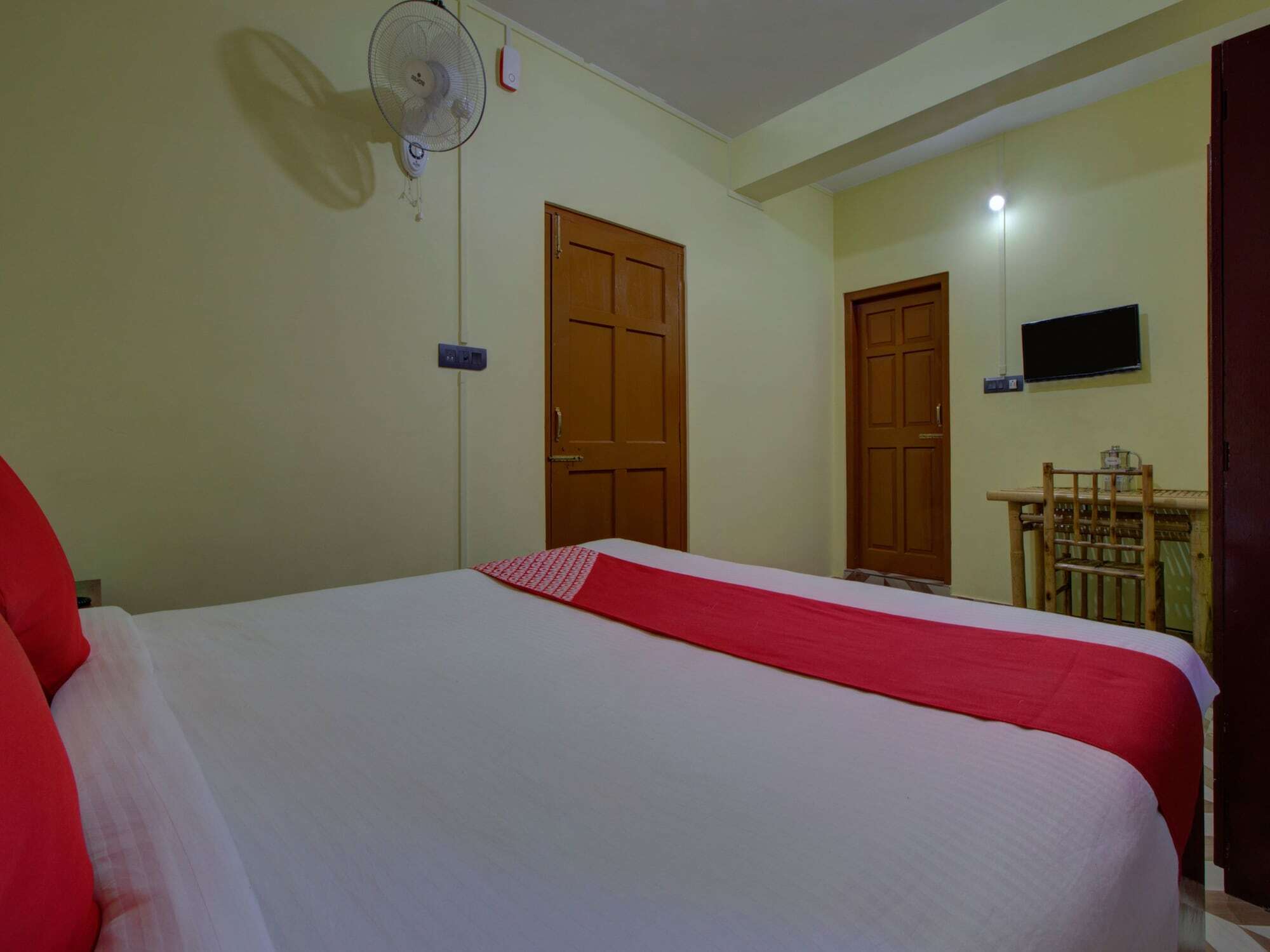 Hotel Oyo 11935 White Cloud 2*